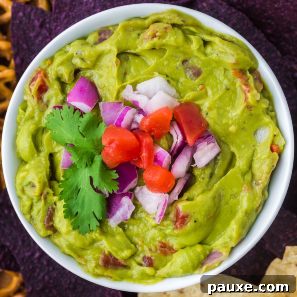 Perfectly Chunky Guacamole 1 featured 10198