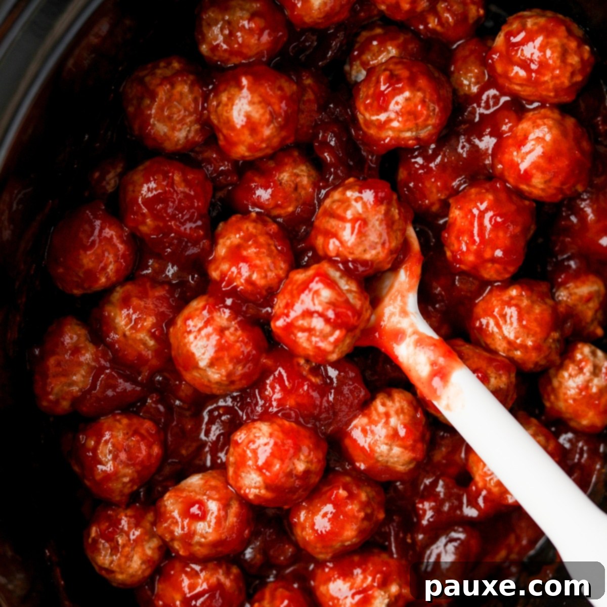 Slow Cooker Cranberry Glazed Meatballs 1 featured 15410