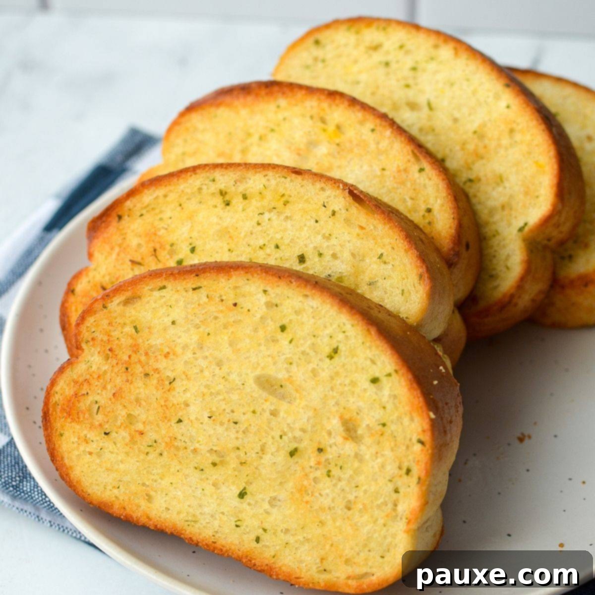 Crispy Air Fryer Texas Garlic Toast 1 featured 2365